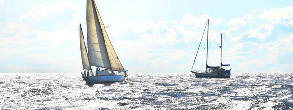 Gammal Dyr Vintage Tvåmastad Segelbåt Gäspning Närbild Segling Ett Öppet — Stockfoto