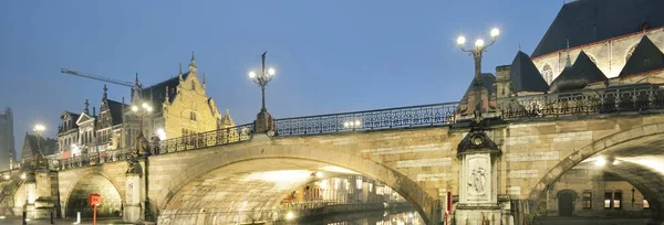 Lungomare Illuminato Vicino Ponte San Michele Alla Cattedrale San Bavo — Foto Stock