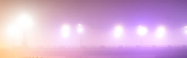 Ponte Pietra Vuoto Illuminato Una Nebbia Notte Lanterne Primo Piano — Foto Stock