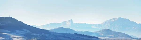 Vista Panorámica Los Alpes Franceses Picos Montaña Cielo Azul Claro — Foto de Stock