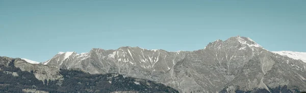 Picos Montanha Dia Ensolarado Inverno Luz Solar Suave Alpes Franceses — Fotografia de Stock