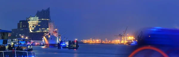 Porto Hamburgo Com Navios Carga Passageiros Noite Conceção Paisagem Urbana — Fotografia de Stock