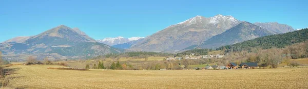 Panoramic View French Alps Mountain Peaks Clear Blue Sky Parc — Stockfoto