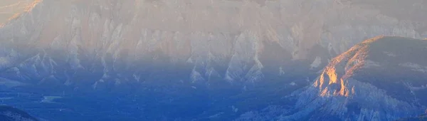 Vista Aérea Panorâmica Das Montanhas Dos Alpes Perto Lago Lac — Fotografia de Stock