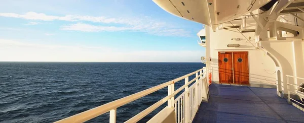 Zeegezicht Van Oostzee Vanaf Het Dek Van Een Veerboot Passagiersschip — Stockfoto