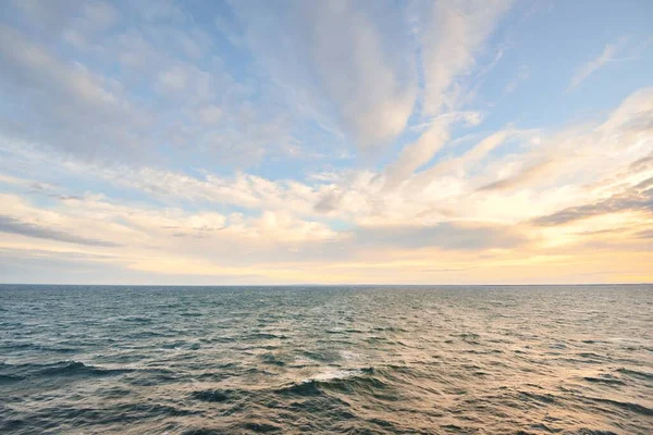 Vista Panorámica Del Mar Báltico Después Tormenta Amanecer Cielo Dramático —  Fotos de Stock