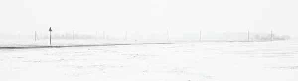 Country Road Snow Covered Field Blizzard Thick White Fog Lonely — Stock Photo, Image