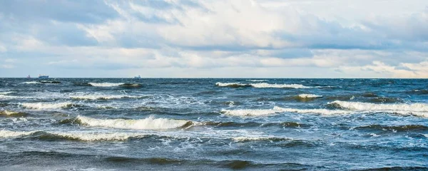 Панорамний Вид Балтійського Моря Піщаного Берега Піщані Дюни Драматичне Небо — стокове фото