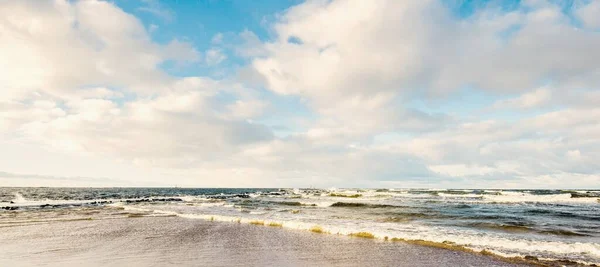 Panoramatický Výhled Baltské Moře Písčitého Pobřeží Písečné Duny Dramatická Obloha — Stock fotografie