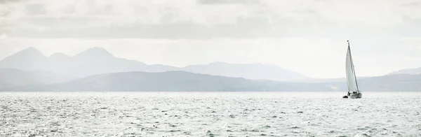 Panoramatický Výhled Břehy Hory Údolí Ostrova Jura Vody Zatažená Modrá — Stock fotografie