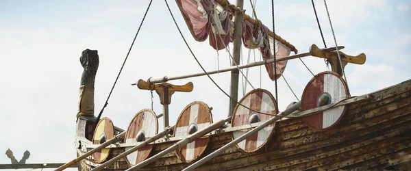 Gamla Trä Vikingasnok Långskepp Typ Nautiska Fartyg Högt Skepp Traditionellt — Stockfoto