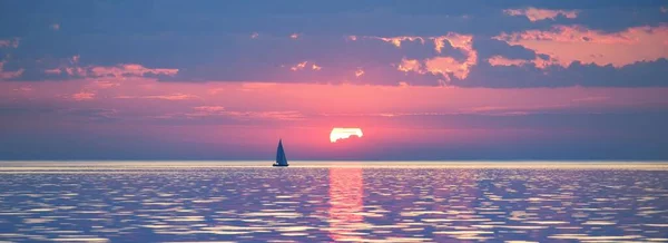 Baltic Sea Sunset Clear Sky Blue Pink Glowing Clouds Soft — Stock Photo, Image