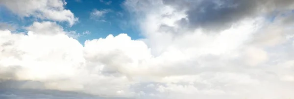 Nubes Ornamentales Cielo Dramático Cloudscape Luz Solar Suave Imagen Panorámica — Foto de Stock