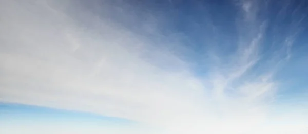 Díszfelhők Drámai Égbolt Felhőtáj Puha Napfény Panoráma Kép Textúra Háttér — Stock Fotó