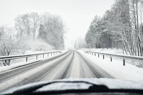 Empty Highway Asphalt Road Snow Covered Forest Rural Area View — 스톡 사진