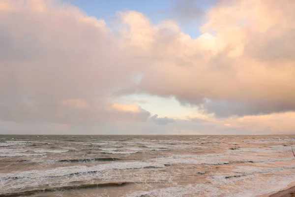 Baltic Sea Storm Dramatic Sky Glowing Clouds Soft Sunlight Waves — Stockfoto