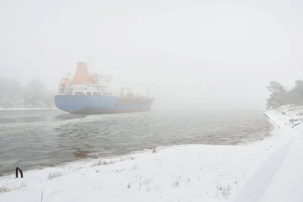 Frozen River Large Cargo Ship Snow Thick Fog Concept Winter — Stock Fotó
