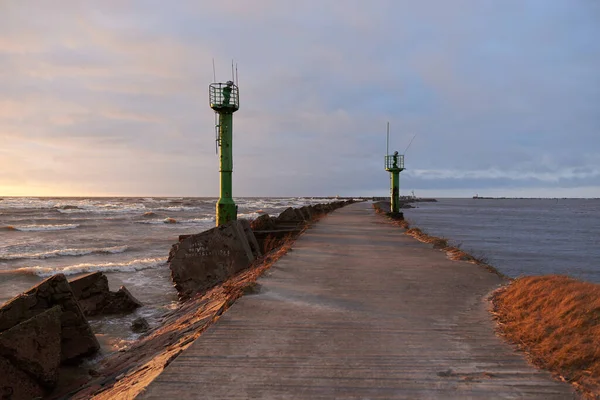 Stare Molo Chodnik Promenada Latarni Morskiej Zbliża Się Breakwater Dramatyczne — Zdjęcie stockowe