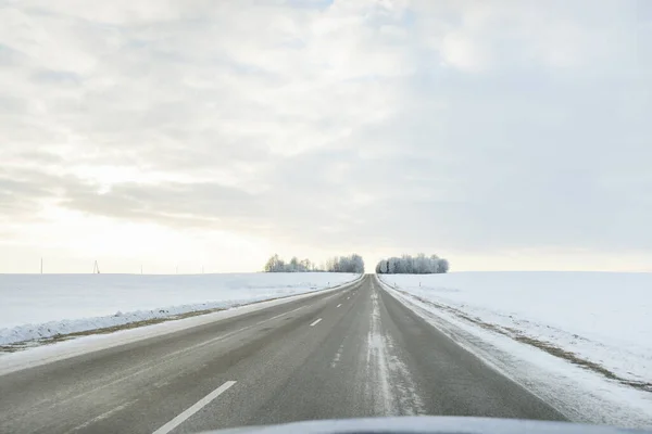 Empty Highway Asphalt Road Snow Covered Forest Fields Rural Area — Fotografia de Stock