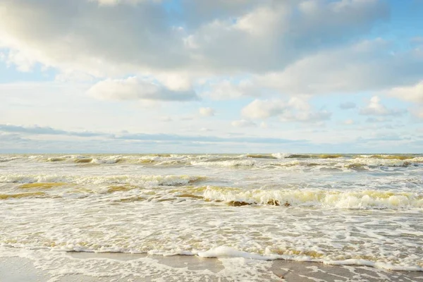 Panoramautsikt Över Östersjön Från Sandstrand Sanddyner Klar Himmel Med Glödande — Stockfoto