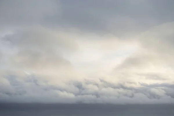 Nuvens Ornamentais Céu Dramático Cloudscape Luz Solar Suave Imagem Panorâmica — Fotografia de Stock
