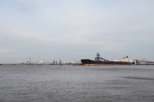 Large Ship Anchored Cargo Port Terminal Cranes Background Ventspils Latvia —  Fotos de Stock