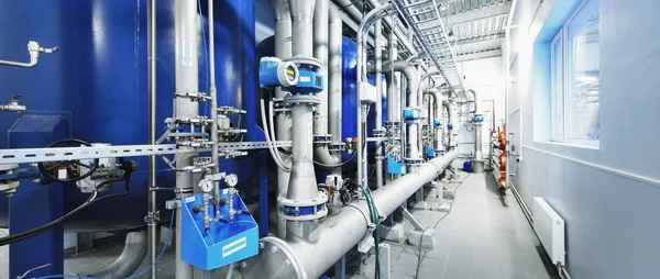 Large Blue Tanks Industrial City Water Treatment Boiler Room Wide — Stockfoto