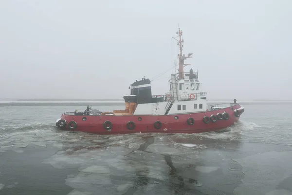 Tug Boat Thick Fog Baltic Sea Winter Seascape Freight Transportation — Stock fotografie