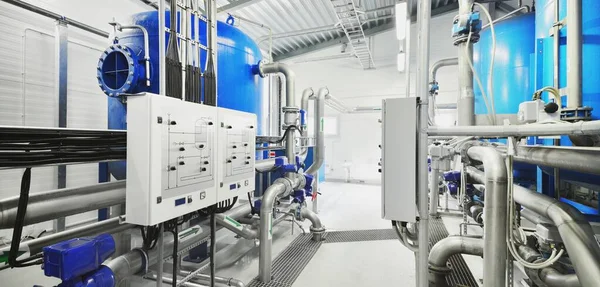 Large Blue Tanks Industrial City Water Treatment Boiler Room Wide — Stockfoto