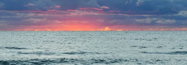 Baltic Sea Shore Sunset Soft Sunlight Dramatic Sky Glowing Pink — Stock Photo, Image