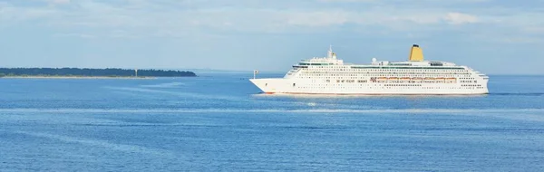 Buque Pasajeros Crucero Que Llega Puerto Tallin Estonia Mar Báltico — Foto de Stock