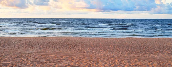 Blue Sky Lots Cumulus Clouds Baltic Sea Thunderstorm Sunset Human — Stock Photo, Image