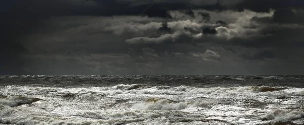 Mer Baltique Sous Les Sombres Nuages Dramatiques Après Orage Paysage — Photo