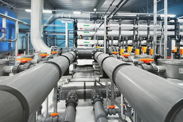 Umkehrosmose Industrielle Stadtwasseraufbereitungsanlage Weitwinkelperspektive Technik Chemie Heizung Arbeitssicherheit Versorgung Infrastruktur — Stockfoto