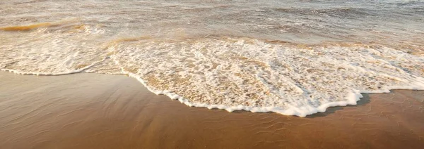 Baltic Sea Shore Sand Dunes Sunset Waves Water Splashes Idyllic —  Fotos de Stock