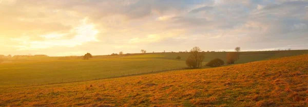 Picturesque Panoramic Scenery Plowed Agricultural Field Dramatic Sky Glowing Clouds — Stock Photo, Image