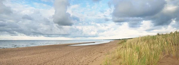 Blue Sky Lots Cumulus Clouds Baltic Sea Thunderstorm Sunset Sandy — Stock Photo, Image