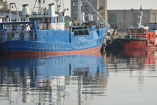 Fishing Trawler Pilot Boats Moored Pier Cargo Port Terminal Nautical — Stockfoto