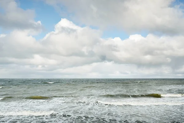 Baltic Sea Dramatic Sunset Clouds Storm Waves Splashing Water Epic — стоковое фото