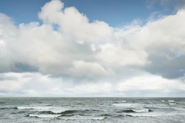 발트해 물튀기는 경치좋네 악천후 기상학 생태학 — 스톡 사진