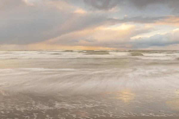 Baltic Sea Sunset Dramatic Sky Blue Pink Glowing Clouds Golden — Photo