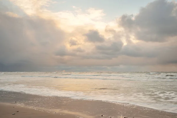 Baltic Sea Sunset Dramatic Sky Blue Pink Glowing Clouds Golden — ストック写真