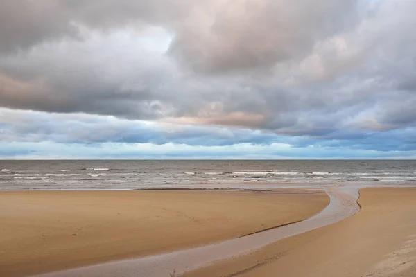 Baltské Pobřeží Při Západu Slunce Pohled Pláže Písečné Duny Dramatický — Stock fotografie