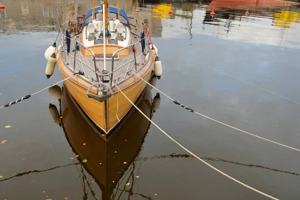 Modern Classic Wooden Swedish Cruising Sailboat Moored Pier Yacht Marina — Stockfoto