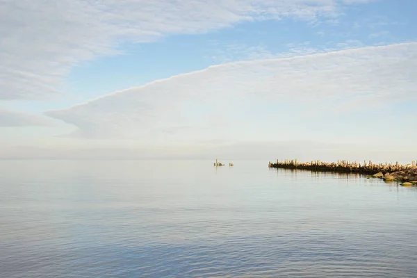 Pobřeží Baltského Moře Slunečného Dne Jasná Obloha Idylický Plášť Příroda — Stock fotografie