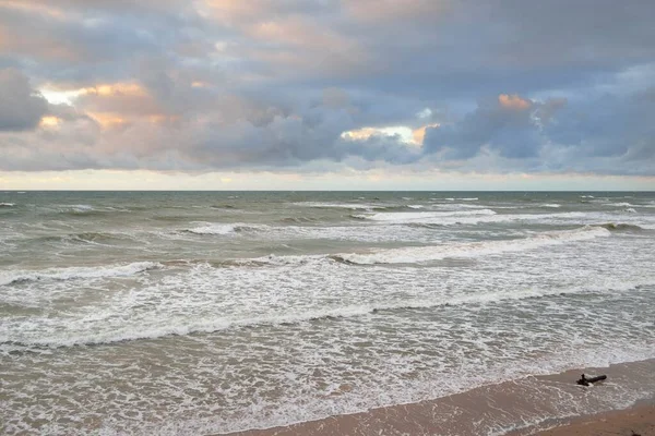 Panoramic View Baltic Sea Shore Sunset Dramatic Cloudscape Glowing Clouds — ストック写真