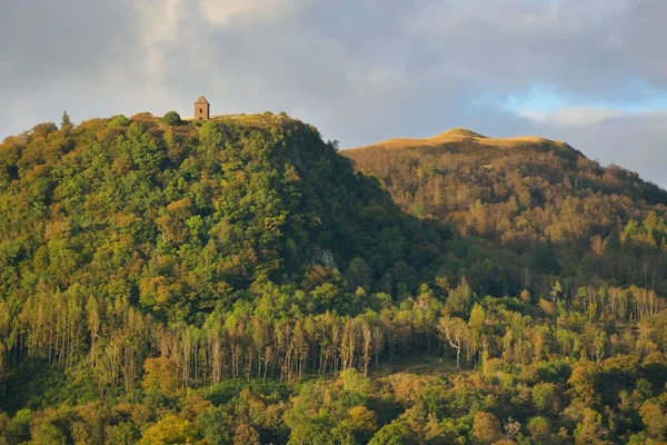 雄伟的森林小山 苏格兰 大气景观 旅游目的地 生态旅游 环境保护 — 图库照片