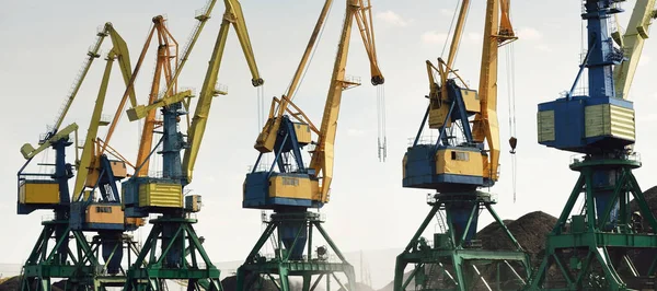 ラトビアのリガにある近代的な石炭ターミナル クレーンを閉じる バルト海 貨物輸送 グローバル通信 ビジネス 特別な機器 都市景観 — ストック写真
