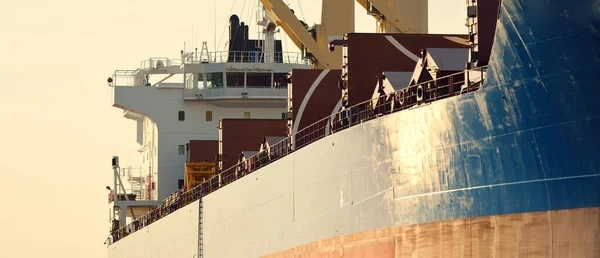 Duży Statek Towarowy Masowiec 187 Długości Załadunek Terminalu Portowym Dźwigi — Zdjęcie stockowe