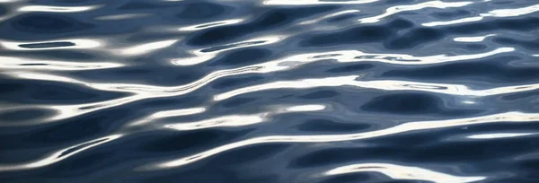 日落时的大海暗色水面特写 抽象自然图案 图形资源 复制空间 3D渲染 游泳概念 — 图库照片